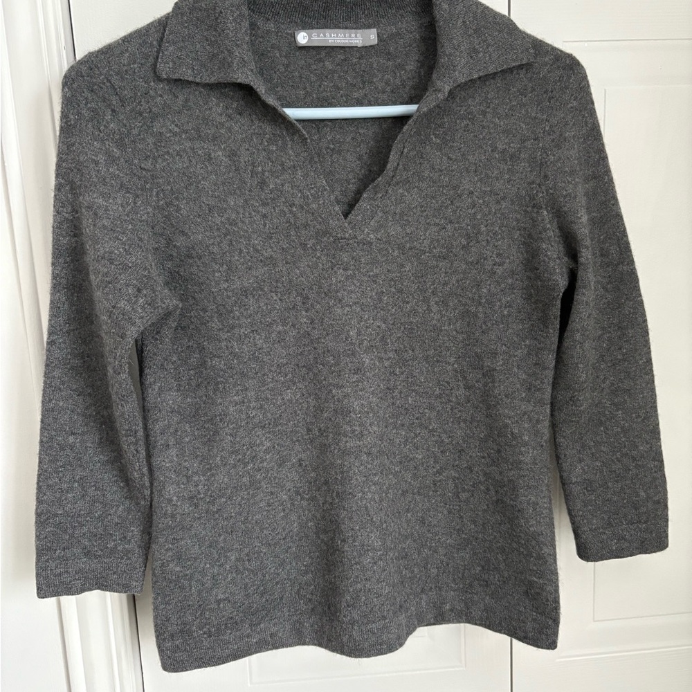 100% Cashmere Gray V-Neck Sweater